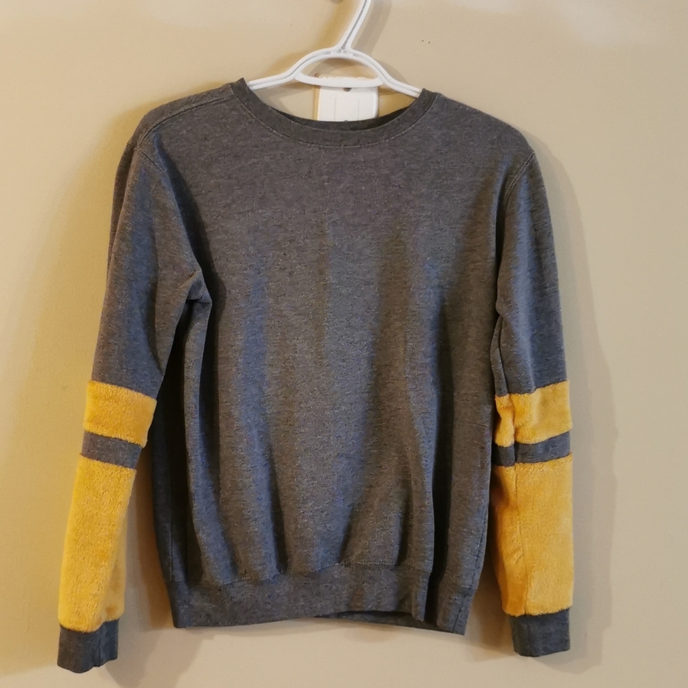 Cold Crush, S, Grey Yellow Fuzzy Sweater
